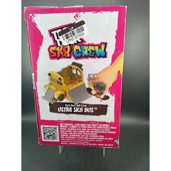 Tech Deck Sk8 Crew Ultra Sk8 Bus Playset With Transforming 3-Ramp - Picture 5 of 6